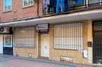 Retail for sale at Calle Doctor Barraquer, 21, Getafe, Madrid, 28903 with window blind, door, window, property, building, blue, fixture, wood, brickwork and brick around