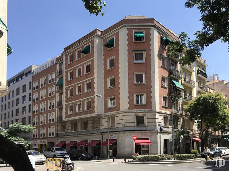 Local en alquiler en Calle Ponzano, 38, Chamberí, Madrid, 28003 con edificio, vehículo terrestre, cielo, propiedad, coche, ventana, vehículo, árbol, diseño urbano y condominio alrededor