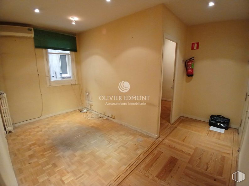 Oficina en alquiler en Calle Castelló, Salamanca, Madrid, 28001 con ventana, madera, accesorio, edificio, interiorismo, suelos, suelo, hall, tinte para madera y casa alrededor