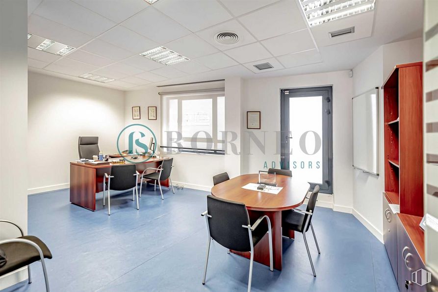 Oficina en venta en Calle Robledillo, 9, Chamberí, Madrid, 28003 con silla, lámpara, puerta, mesa, mueble, accesorio, edificio, ventana, interiorismo y suelos alrededor