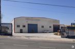 Industrial for sale at Calle Charras, El Carpio de Tajo, Toledo, 45533 with building, sky, asphalt, residential area, neighbourhood, electricity, facade, road, real estate and gas around