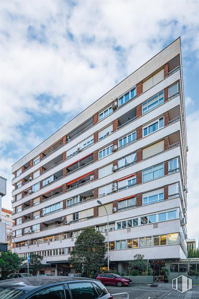 Oficina en alquiler en Calle Doctor Fleming, 51, Chamartín, Madrid, 28036 con coche, edificio, ventana, nube, cielo, vehículo, diseño urbano, bloque de pisos, condominio y zona residencial alrededor