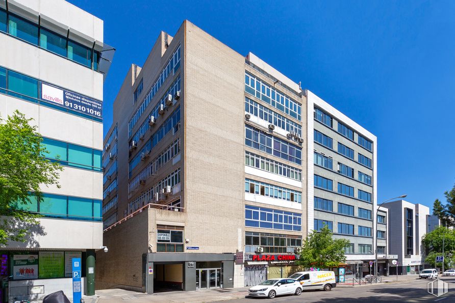 Oficina en venta en Calle Hermanos García Noblejas, 39, San Blas - Canillejas, Madrid, 28037 con edificio, coche, rueda, cielo, día, propiedad, infraestructura, árbol, bloque de torre y diseño urbano alrededor