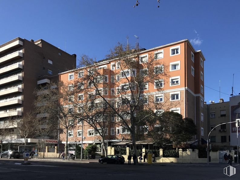 Local en alquiler en Nueva España, Chamartín, Madrid, 28036 con edificio, cielo, ventana, árbol, diseño urbano, bloque de pisos, condominio, casa, zona residencial y fachada alrededor