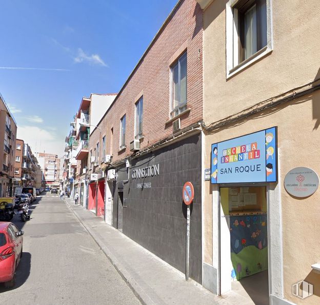 Local en venta en Calle Abolengo, 12, Carabanchel, Madrid, 28025 con ventana, coche, edificio, cielo, planta, infraestructura, vehículo, placa de matrícula del vehículo, casa y nube alrededor