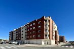 Retail for sale at Calle Gardenia, Ávila, 05003 with sky, daytime, property, building, window, urban design, street light, condominium, asphalt and residential area around