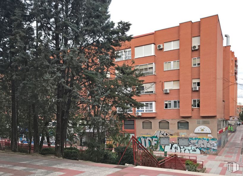 Local en alquiler en Plaza Pau Casals, 3, Rivas-Vaciamadrid, Madrid, 28529 con edificio, planta, propiedad, ventana, cielo, arquitectura, árbol, diseño urbano, barrio y bloque de torre alrededor