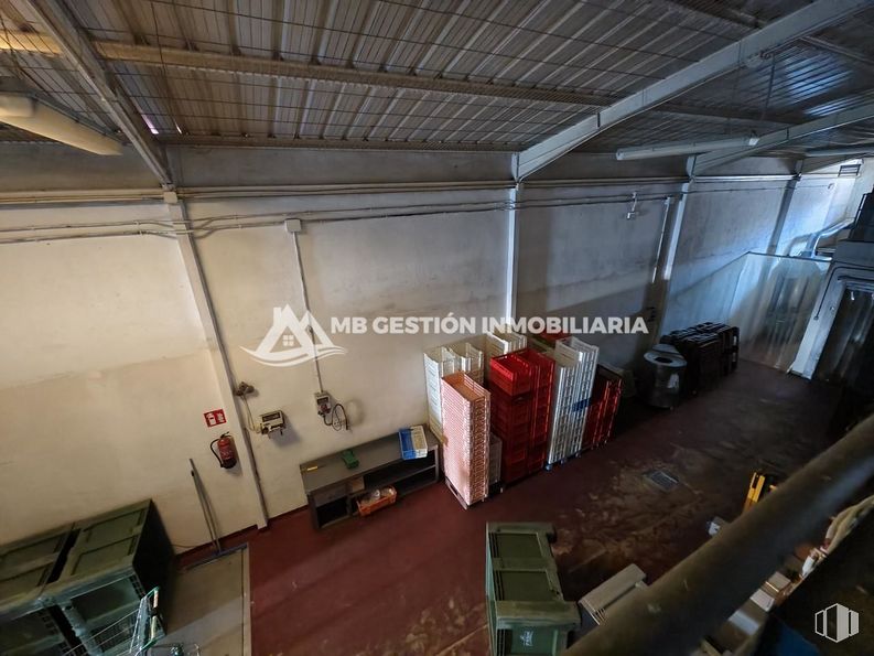 Nave en venta en Camino viejo de Getafe, Fuenlabrada, Madrid, 28946 con equipaje y bolsos, gas, madera, suelos, ingeniería, hall, máquina, techo, metal y evento alrededor