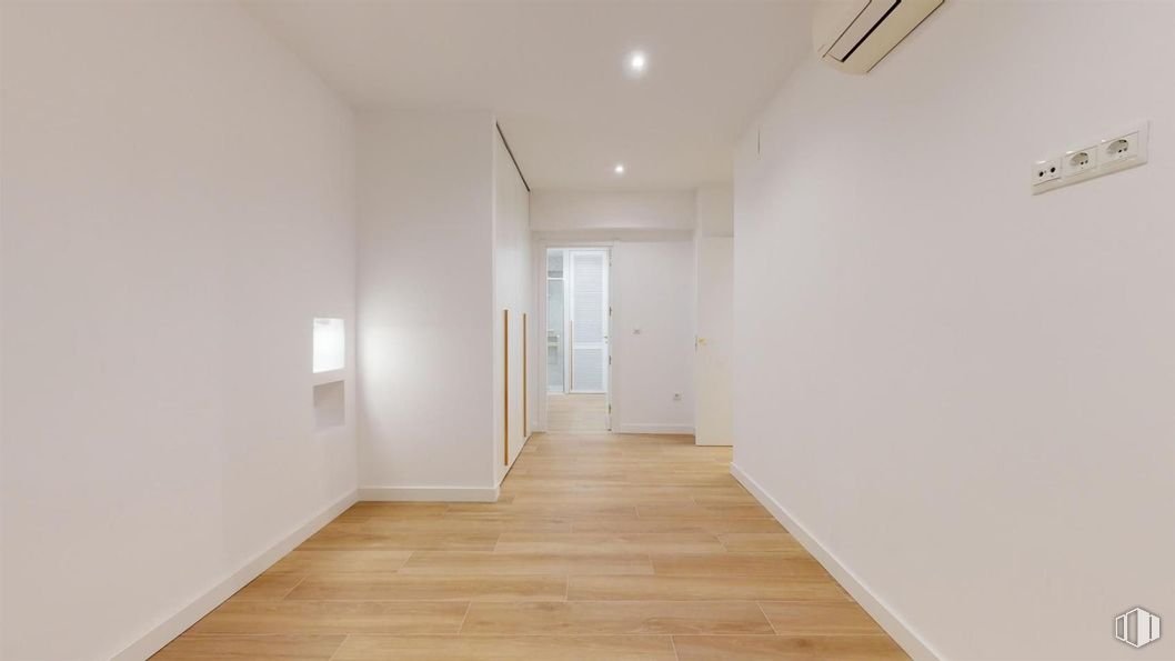 Oficina en alquiler y venta en Calle Maldonado, Salamanca, Madrid, 28006 con edificio, puerta, accesorio, madera, interiorismo, suelo, suelos, hall, casa y madera dura alrededor