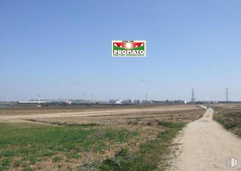 Suelo en venta en Parque Pollina, Fuenlabrada, Madrid, 28946 con cielo, paisaje natural, superficie de la carretera, asfalto, pradera, hierba, llano, paisaje, horizonte y pradera alrededor