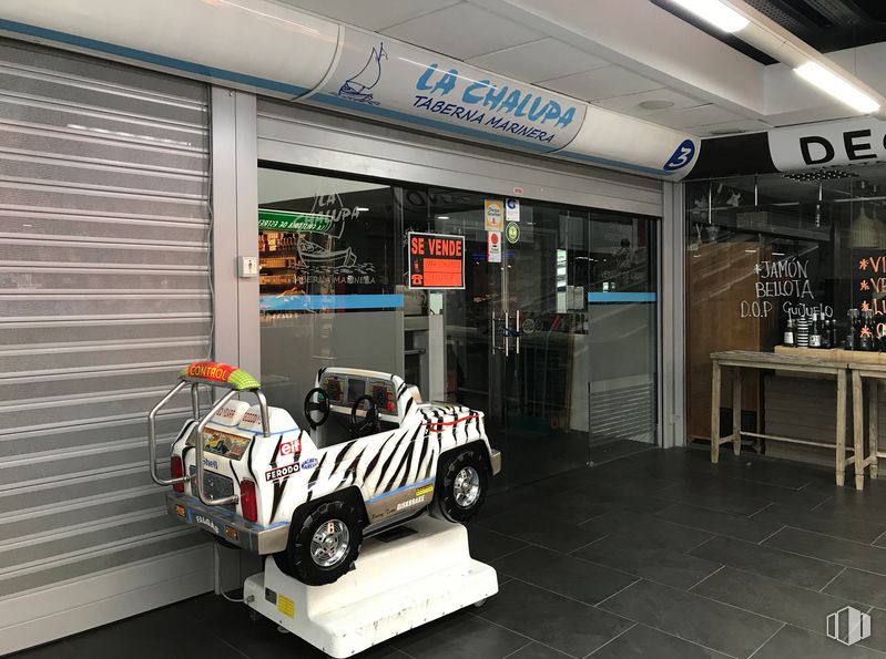 Local en venta en Calle Hermosilla, 82, Salamanca, Madrid, 28001 con mesa, neumático, rueda, neumático automotriz, diseño automotriz, vehículo, edificio, vehículo motorizado, coche y venta minorista alrededor