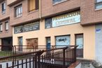 Office for rent at Avenida Vía Roma, 18, Segovia, 40003 with window, property, fixture, plant, building, architecture, fence, neighbourhood, wall and wood around