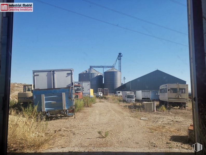 Industrial for sale at Zona Estación, Seseña, Toledo, 45223 with truck, sky, plant, building, asphalt, electricity, overhead power line, land lot, vehicle and thoroughfare around