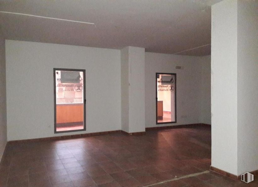 Oficina en venta en Plaza San Andrés, Arévalo, Ávila, 05200 con suelos, suelo, habitación, techo, apartamento, suelo de baldosas, hall, tinte para madera, material de construcción y madera dura alrededor