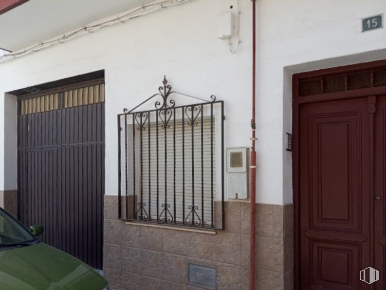 Local en venta en Calle Turleque, Consuegra, Toledo, 45700 con puerta, ventana, coche, edificio, accesorio, madera, capó, puerta de casa, casa y fachada alrededor