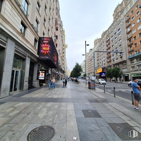 Local en alquiler en Malasaña-Universidad, Centro, Madrid, 28015 con edificio, ventana, superficie de la carretera, cielo, infraestructura, vía pública, asfalto, diseño urbano, acera y espacio público alrededor