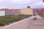 Land for sale at Casco urbano, Los Yébenes, Toledo, 45470 with sky, cloud, plant, property, road surface, asphalt, land lot, street light, building and neighbourhood around