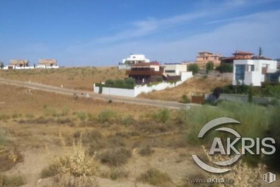 Land for sale at Carretera Piedrabuena, Layos, Toledo, 45123 with house, sky, cloud, plant, natural landscape, building, grassland, real estate, grass and plain around