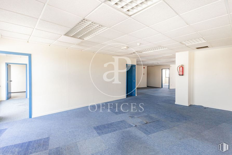 Oficina en alquiler en Zona Ensanche, Alcobendas, Madrid, 28100 con puerta, accesorio, edificio, interiorismo, hall, suelo, suelos, inmobiliario, techo y material compuesto alrededor