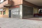 Retail for rent at Avenida de Burgos, 14, Guadalajara, 19005 with window, architecture, road surface, building, floor, wall, asphalt, flooring, brick and public space around