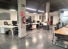 Office for rent at Calle Argumosa, Centro, Madrid, 28012 with chair, desk, table, furniture, office chair, flooring, floor, interior design, lighting and office equipment around