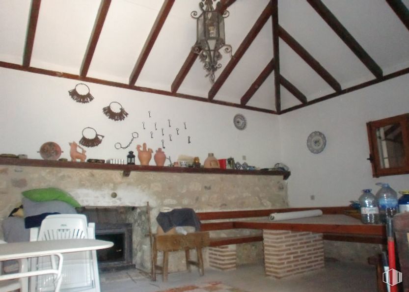 Suelo en venta en Zona Puerta de Murcia - Colegios, Ocaña, Toledo, 45300 con alumbrado, mueble, mesa, edificio, propiedad, madera, interiorismo, casa, pared y taburete alrededor