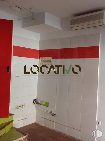 Local en venta en Zona Centro, Quijorna, Madrid, 28693 con accesorio, pintura, madera, suelo, suelos, fuente, techo, gas, escayola y material compuesto alrededor