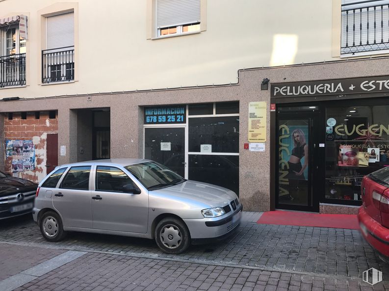 Retail for sale & for rent at Calle Mayor, 42, Valdilecha, Madrid, 28511 with wheel, car, tire, window, automotive parking light, land vehicle, vehicle, hood, vehicle registration plate and automotive lighting around