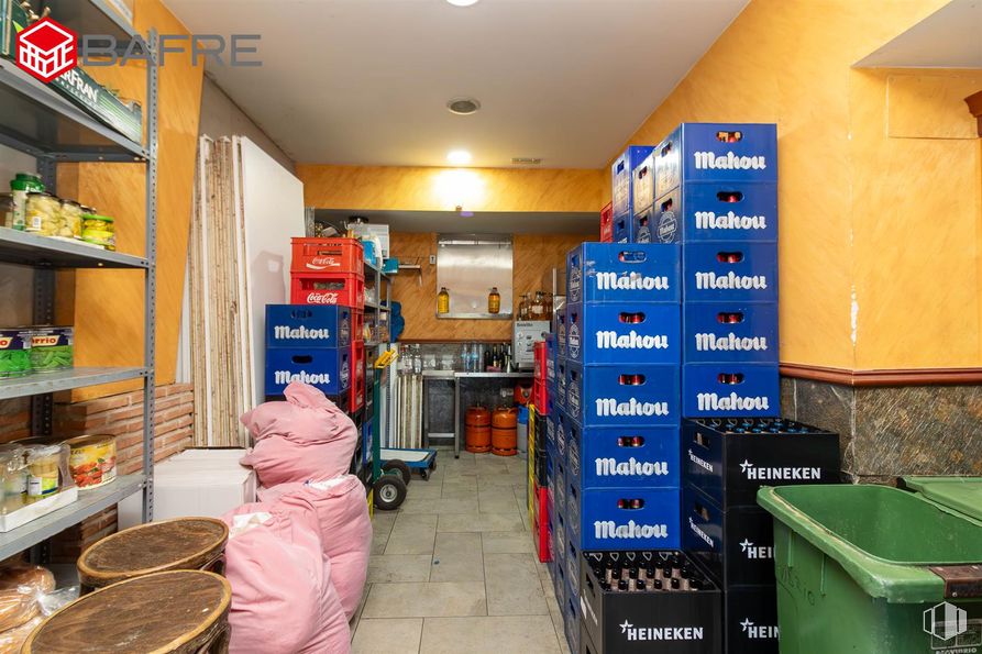 Retail for sale at Avenida España, Valdemoro, Madrid, 28341 with furniture, waste container, shelving, shelf, packaging and labeling, box, cardboard packaging, warehouse, plastic and shipping box around