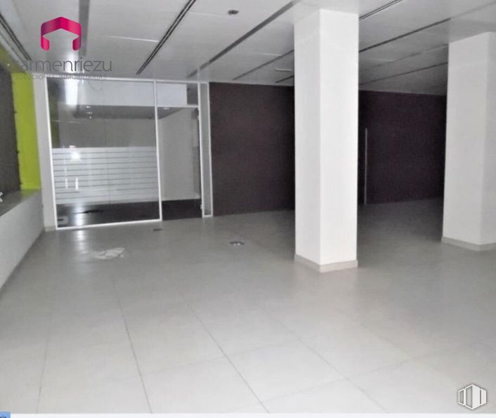 Local en venta en Calle Divino Vallés, Arganzuela, Madrid, 28045 con accesorio, suelos, suelo, material compuesto, vidrio, hall, suelo de baldosas, exterior del automóvil, techo y aparcamiento alrededor