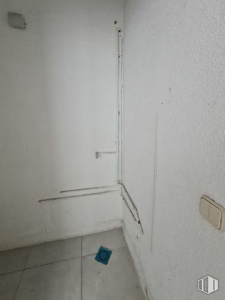 Local en venta en Calle Jabonería, 57, Alcorcón, Madrid, 28921 con piso, accesorio, suelo, madera, material compuesto, casa, hormigón, gas, yeso y puerta alrededor