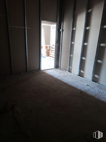 Local en alquiler y venta en Zona La Perlita, Arganda del Rey, Madrid, 28500 con madera, accesorio, piso, puerta, pavimento, tintes y sombras, madera, casa, edificio y material compuesto alrededor