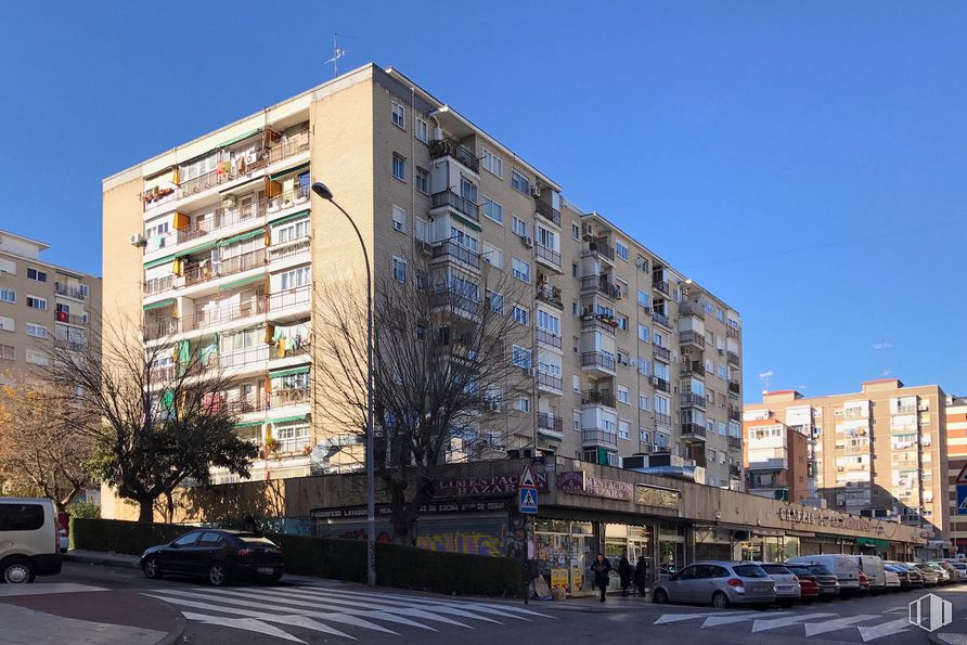 Local en alquiler y venta en Calle San José, 22, Alcorcón, Madrid, 28921 con coche, edificio, rueda, cielo, ventana, neumático, infraestructura, vehículo, diseño urbano y bloque de torre alrededor