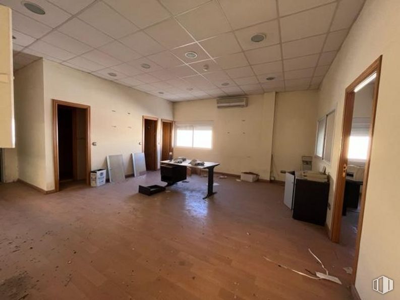 Nave en alquiler en Camino Ciempozuelos, Seseña, Toledo, 45224 con mueble, accesorio, hall, madera, suelos, madera dura, techo, contrachapado, suelo laminado y suelos de madera alrededor