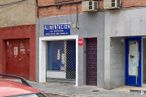 Retail for rent at Zona Ayuntamiento, Guadalajara, 19001 with car, window, door, property, fixture, vehicle, gas, facade, automotive exterior and font around