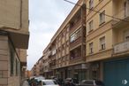 Local en venta en Calle Agapito Marazuela, Segovia, 40005 con coche, edificio, vehículo terrestre, luz de estacionamiento, vehículo, neumático, cielo, ventana, matrícula del vehículo y infraestructura alrededor