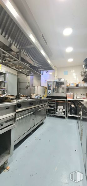 Local en alquiler en Zona Princesa, Chamberí, Madrid, 28015 con cocina, encimera, aparato de cocina, electrodoméstico, electrodoméstico, ebanistería, estufa, cocina, techo y campana de cocina alrededor