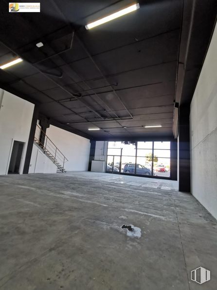 Nave en alquiler y venta en Zona industrial, Arganda del Rey, Madrid, 28500 con alumbrado, edificio, accesorio, suelo, suelos, material compuesto, aparcamiento, coche, hall y tintes y matices alrededor