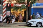 Retail for sale at Calle Alcalde López Casero, Ciudad Lineal, Madrid, 28027 with wheel, car, person, clothing, tire, vehicle, photograph, motor vehicle, shorts and automotive design around