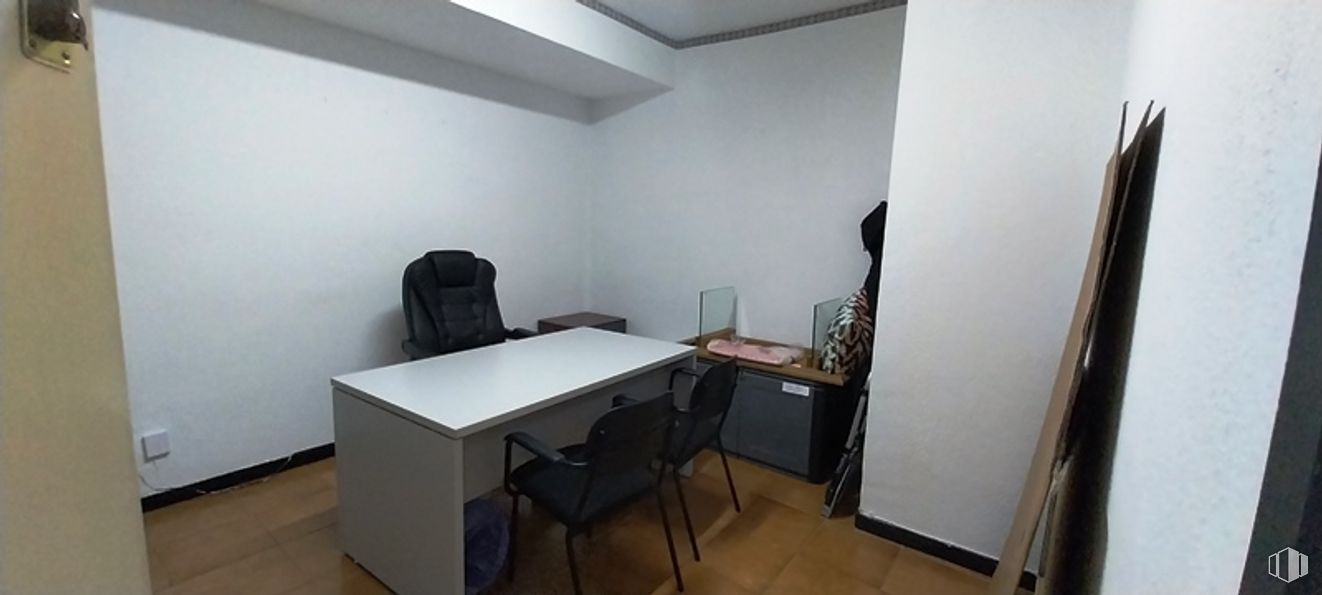 Oficina en venta en Calle Montesa, Salamanca, Madrid, 28006 con silla, escritorio, mesa, edificio, mueble, madera, interiorismo, suelos, suelo y escritorio alrededor