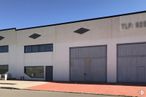 Industrial for sale at Terreno Sector 4, 78, Barcience, Toledo, 45525 with window, building, door, sky, fixture, asphalt, rectangle, material property, composite material and shade around