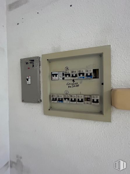 Local en venta en Calle San Blas, 2, Alcorcón, Madrid, 28921 con fuente, gas, rectángulo, máquina, sistema de alarma contra incendios, componente electrónico, suministro eléctrico, tornillo y habitación alrededor