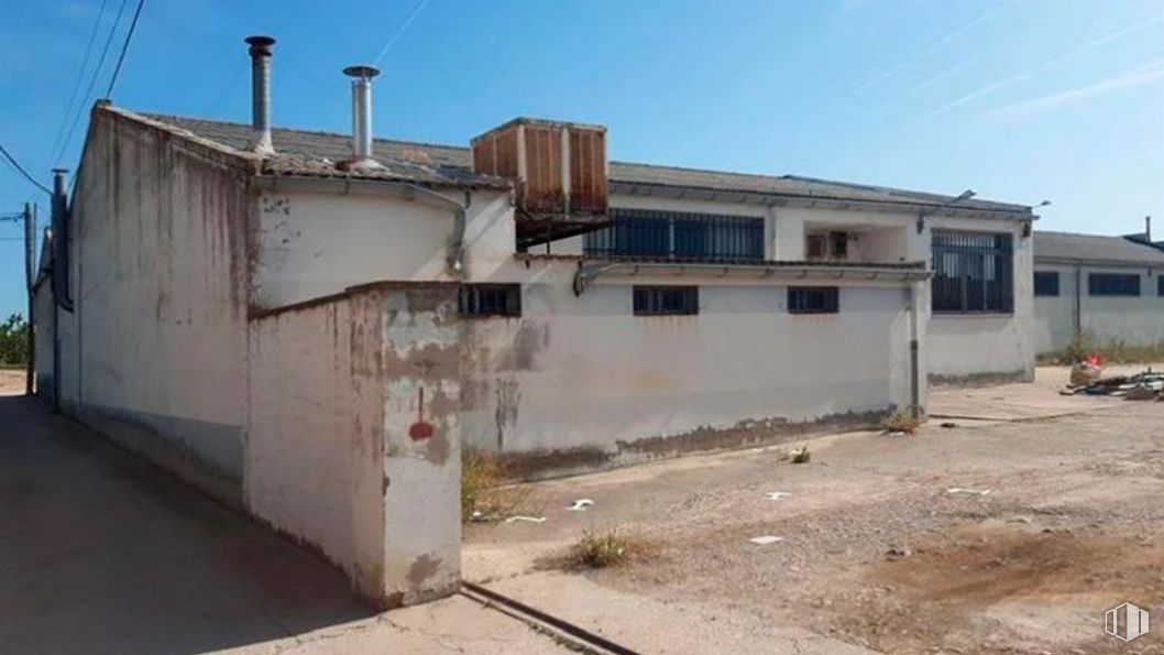 Industrial for sale at Camino Montearagón, Cebolla, Toledo, 45680 with sky, window, fixture, neighbourhood, residential area, composite material, real estate, gas, facade and landscape around