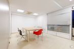 Office for sale at Calle Guzmán El Bueno, Chamberí, Madrid, 28003 with chair, desk, light fixture, table, window blind, lighting, furniture, interior design, flooring and floor around