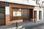 Local en alquiler y venta en Calle Olivo, Moncloa - Aravaca, Madrid, 28023 con persiana de la ventana, marco, ladrillo, albañilería, pared, madera, fachada, ciudad, superficie de la carretera y ventana alrededor