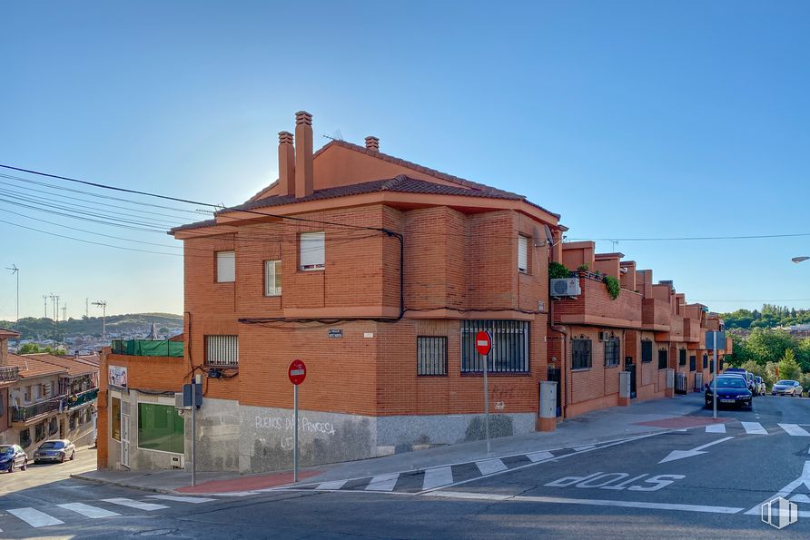 Local en alquiler y venta en Calle Siete Vientos, 41, Arganda del Rey, Madrid, 28500 con casa, cielo, edificio, ventana, superficie de carretera, rueda, luz de la calle, electricidad, coche y barrio alrededor