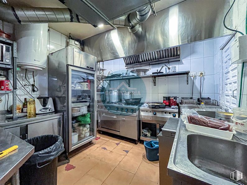 Local en venta en Paseo Marqués Zafra, Salamanca, Madrid, 28028 con refrigerador, fregadero, aparato de cocina, cocina, electrodoméstico, encimera, alumbrado, comida, electrodoméstico y utensilios de cocina y repostería alrededor