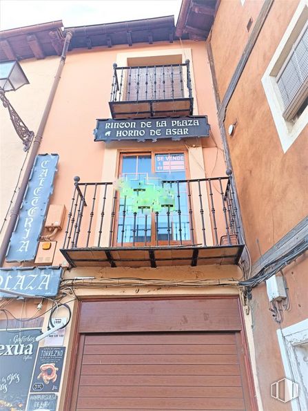 Retail for sale & for rent at Plaza Mayor, Ayllón, Segovia, 40520 with window, daytime, property, building, fixture, wood, architecture, neighbourhood, line and material property around