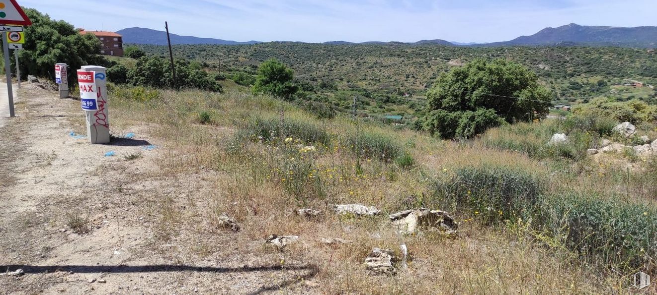 Land for sale at Zona Centro, Almorox, Toledo, 45900 with plant, sky, cloud, plant community, natural landscape, land lot, mountain, tree, grass and plain around