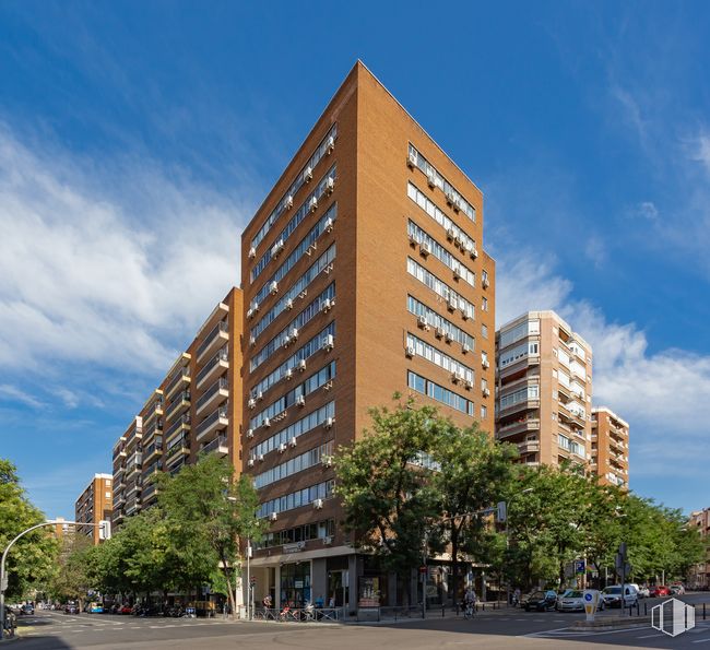 Oficina en alquiler en Calle Rodríguez San Pedro, 2, Chamberí, Madrid, 28015 con edificio, nube, cielo, propiedad, rascacielos, árbol, torre, bloque de torre, diseño urbano y casa alrededor